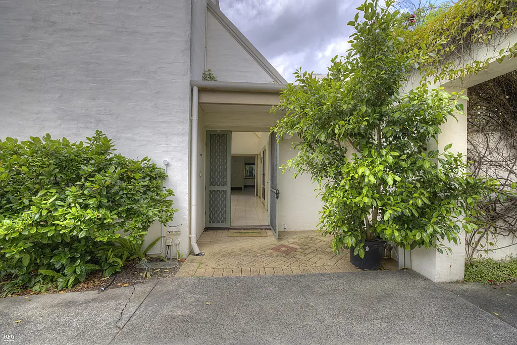 101 Riverton Drive West Rossmoyne Wa 6148 - Image 2