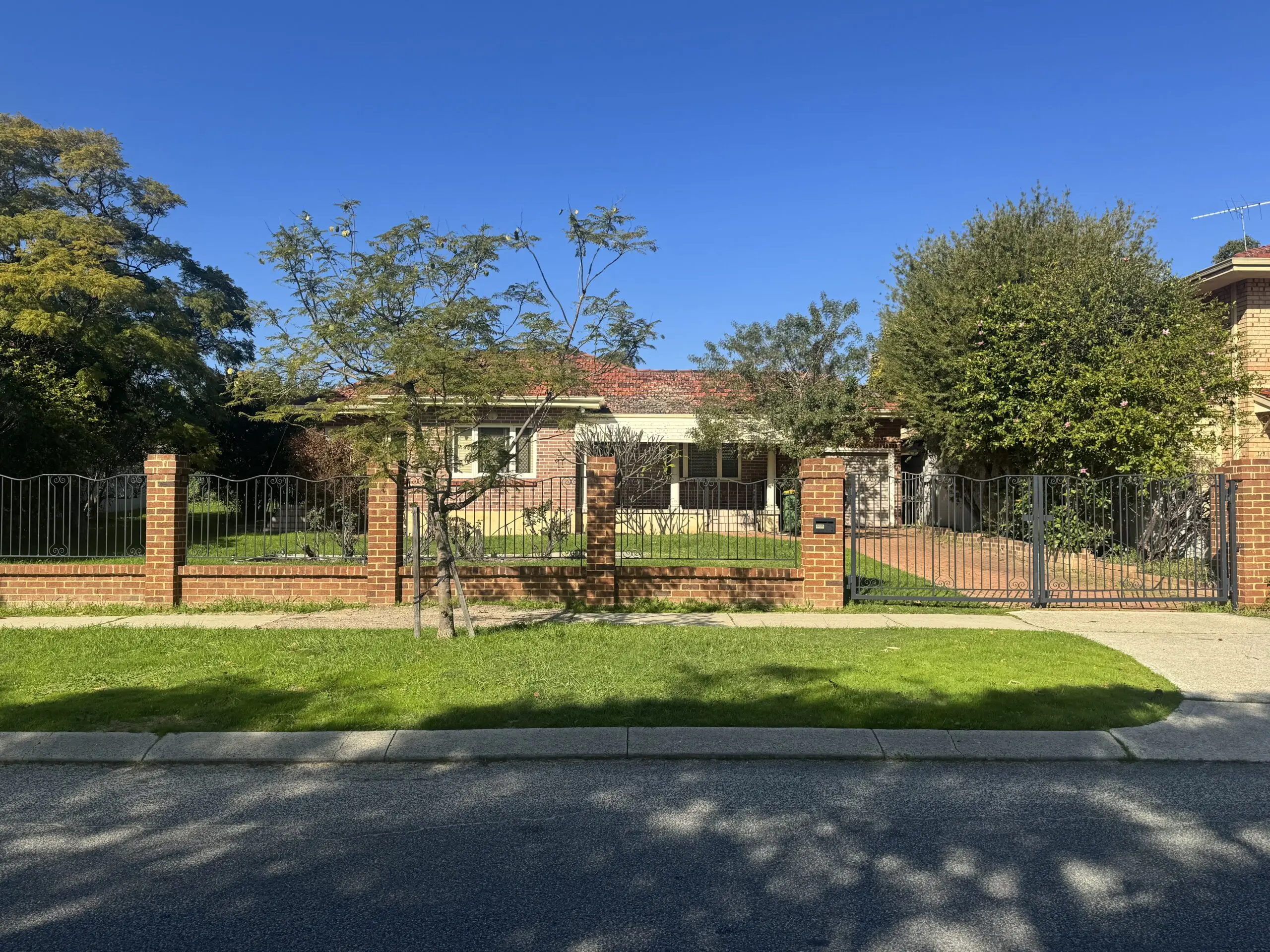 11 Scenic Crescent South Perth Wa 6151 - Image 2