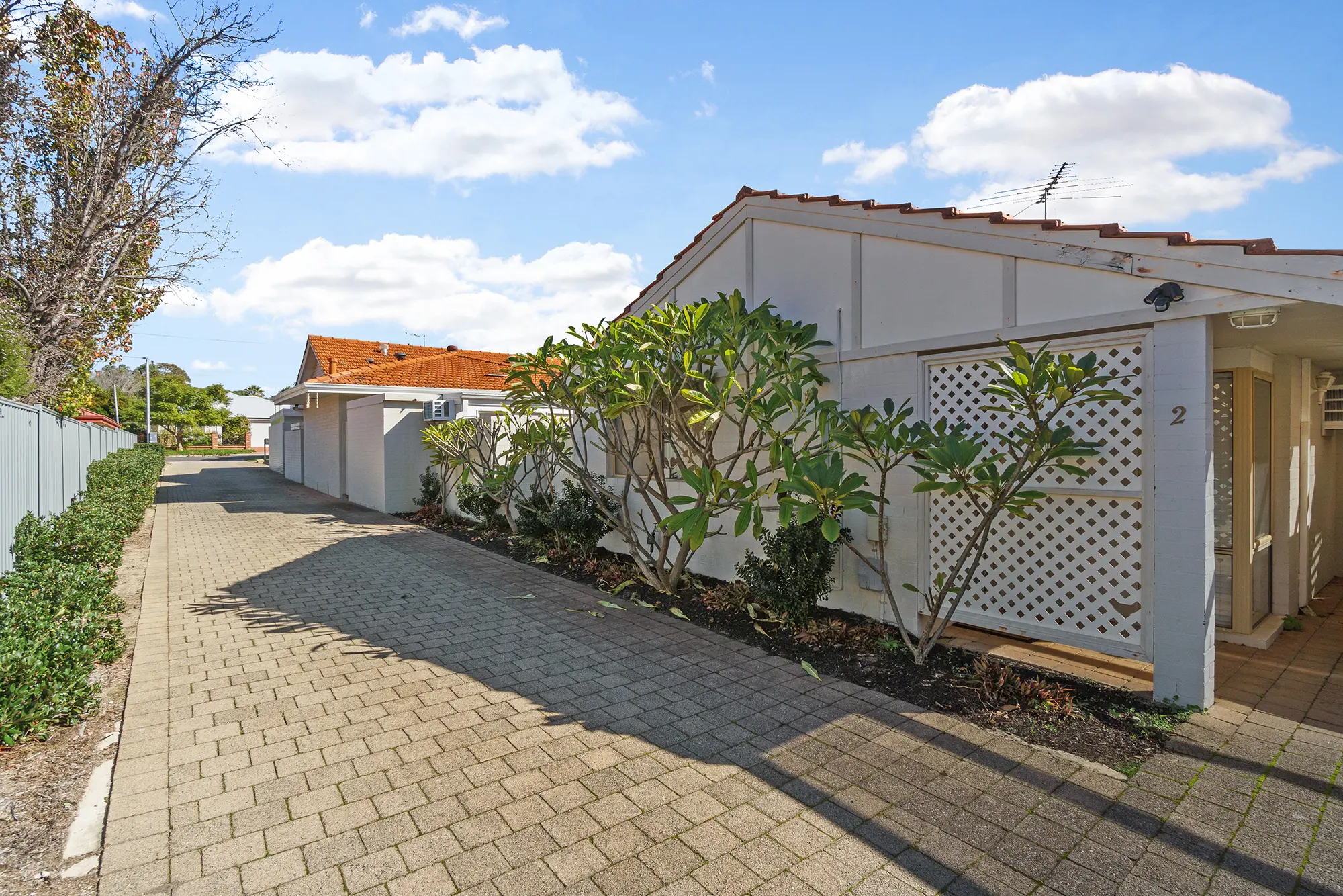 2 140 Gwenyfred Road Kensington Wa 6151 - Image 2