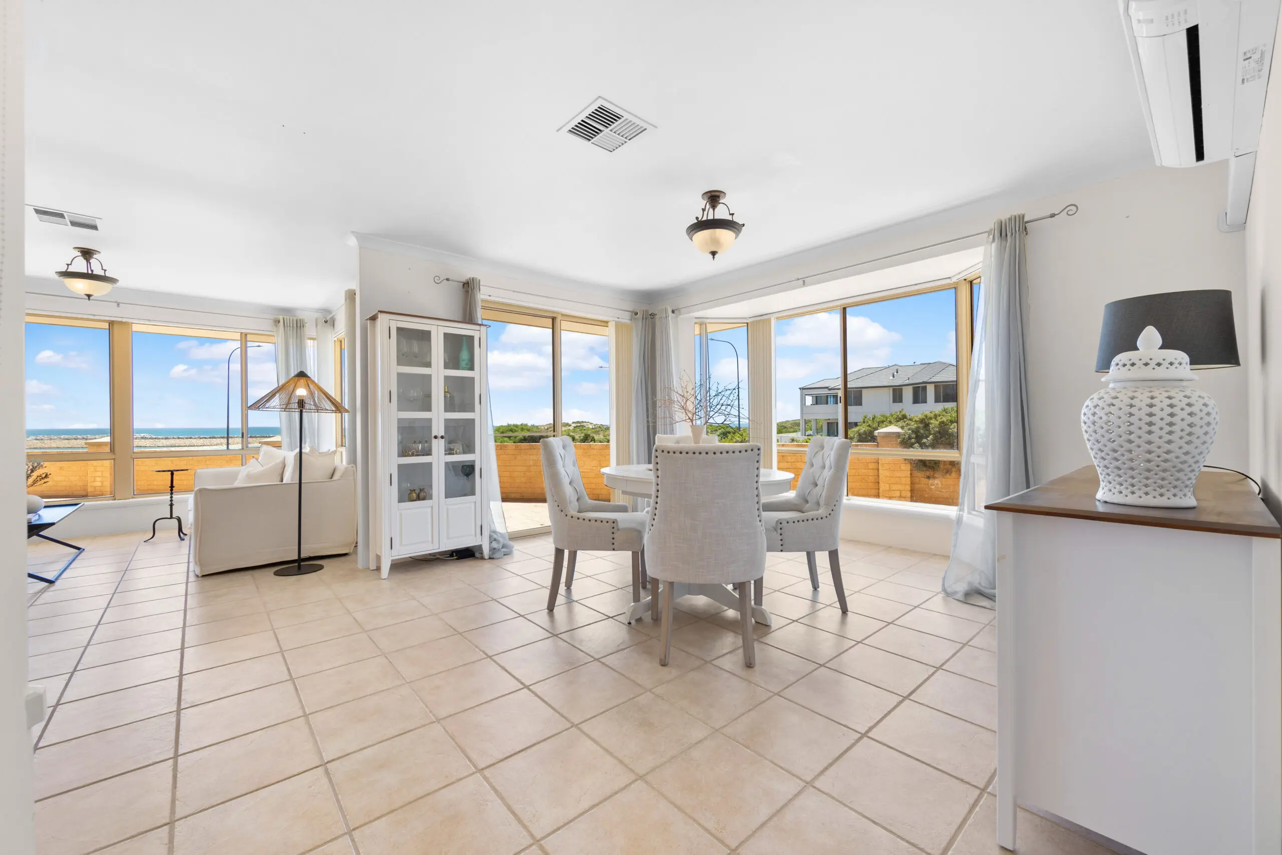73 Southern Cross Circle Ocean Reef Wa 6027 - Image 5