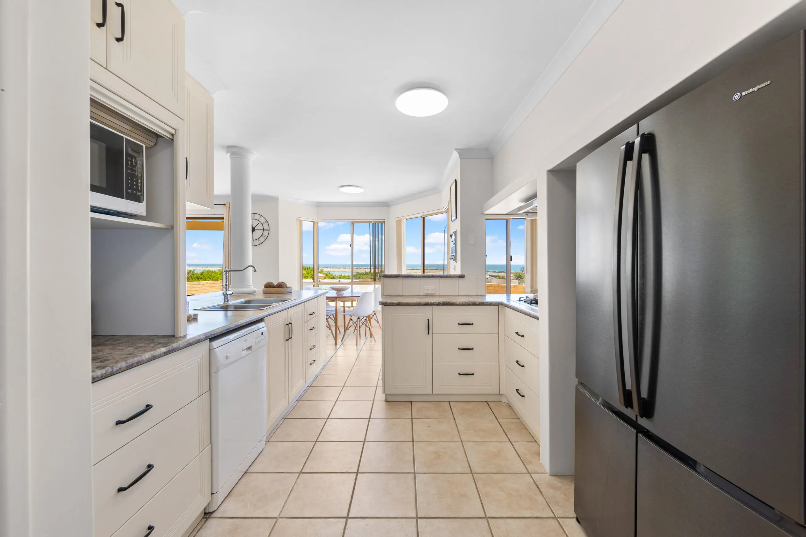 73 Southern Cross Circle Ocean Reef Wa 6027 - Image 6